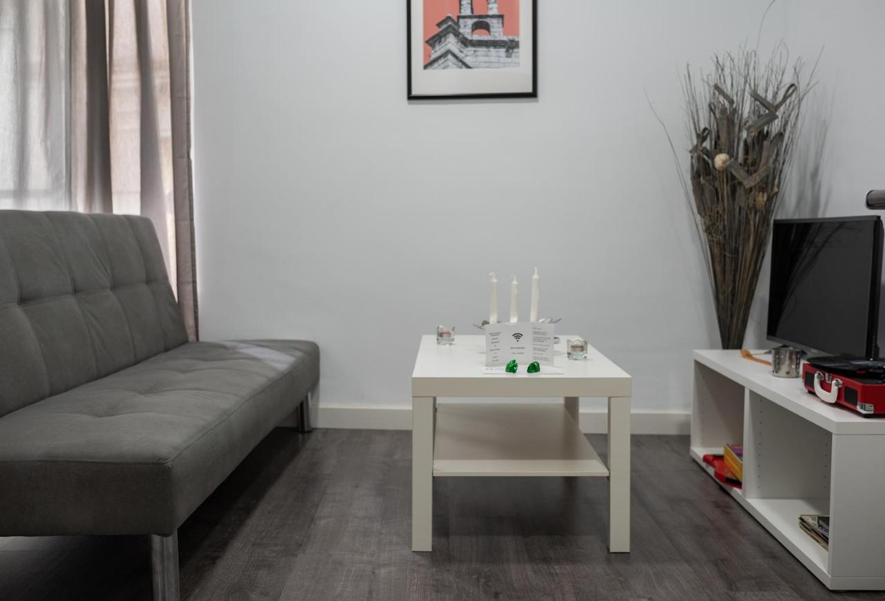 Apartamentos Turísticos Domus Seleqtia Plaza Mayor Caces Exterior foto